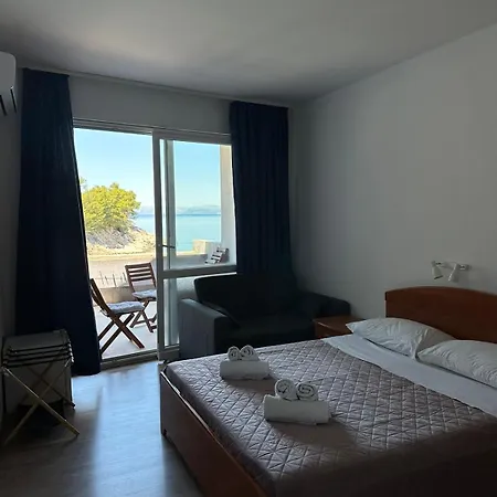 Πανσιόν Boarding House Vide 3*