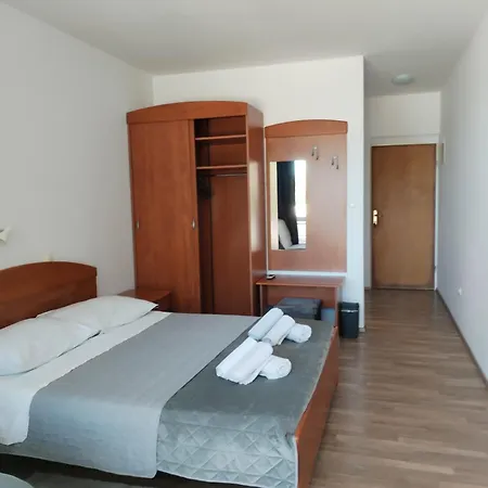 Boarding House Vide 招待所